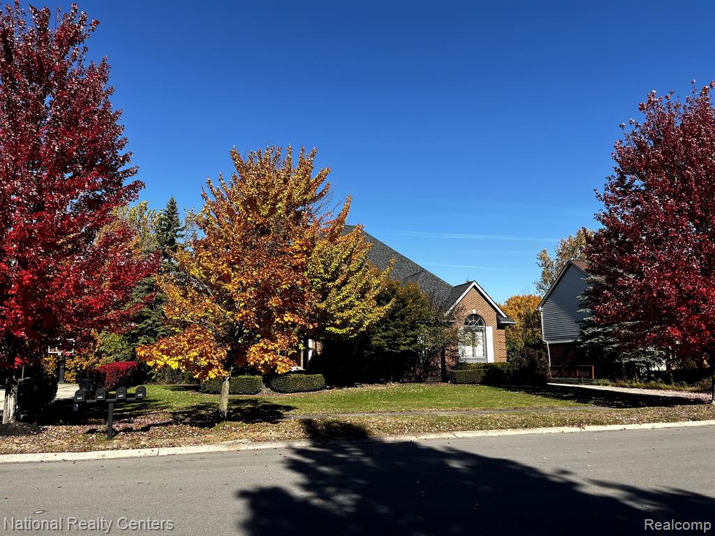4392 STONEVIEW Drive, West Bloomfield, MI — Photo 87