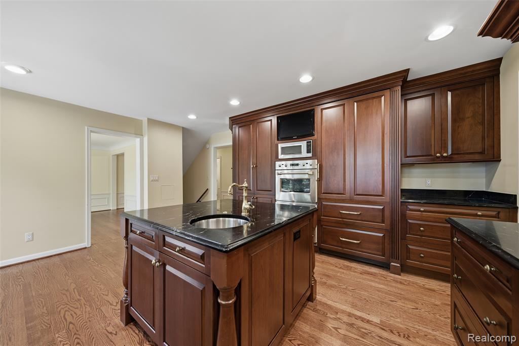 1019 N Cranbrook Road, Bloomfield, MI 48301 — Photo 11