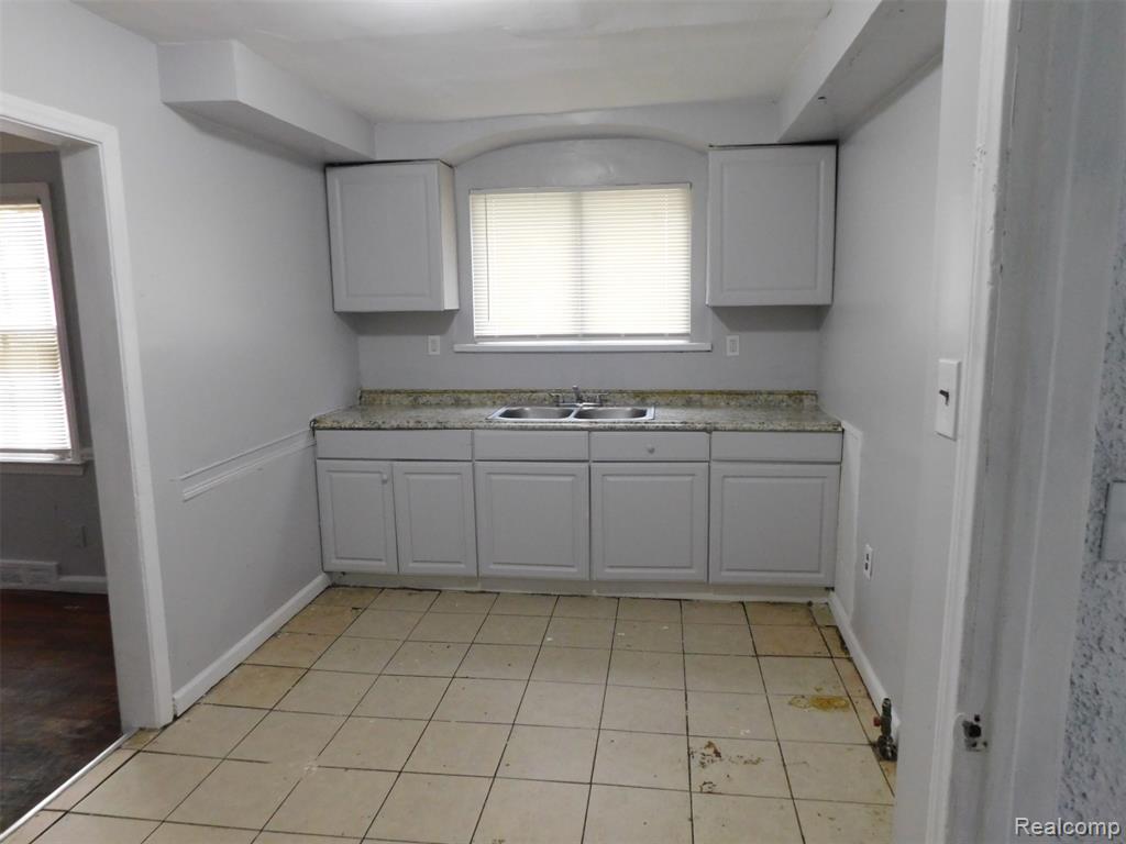 15443 Troester Street, Detroit, MI 48205 — Photo 5