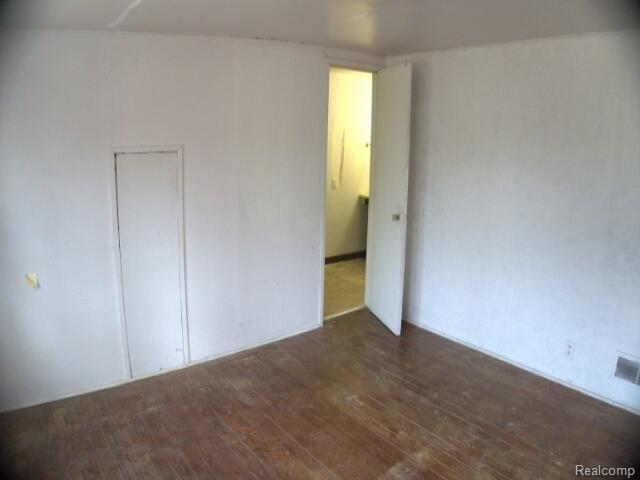 402 SEARLES Avenue, Benton Harbor, MI 49022 — Photo 21