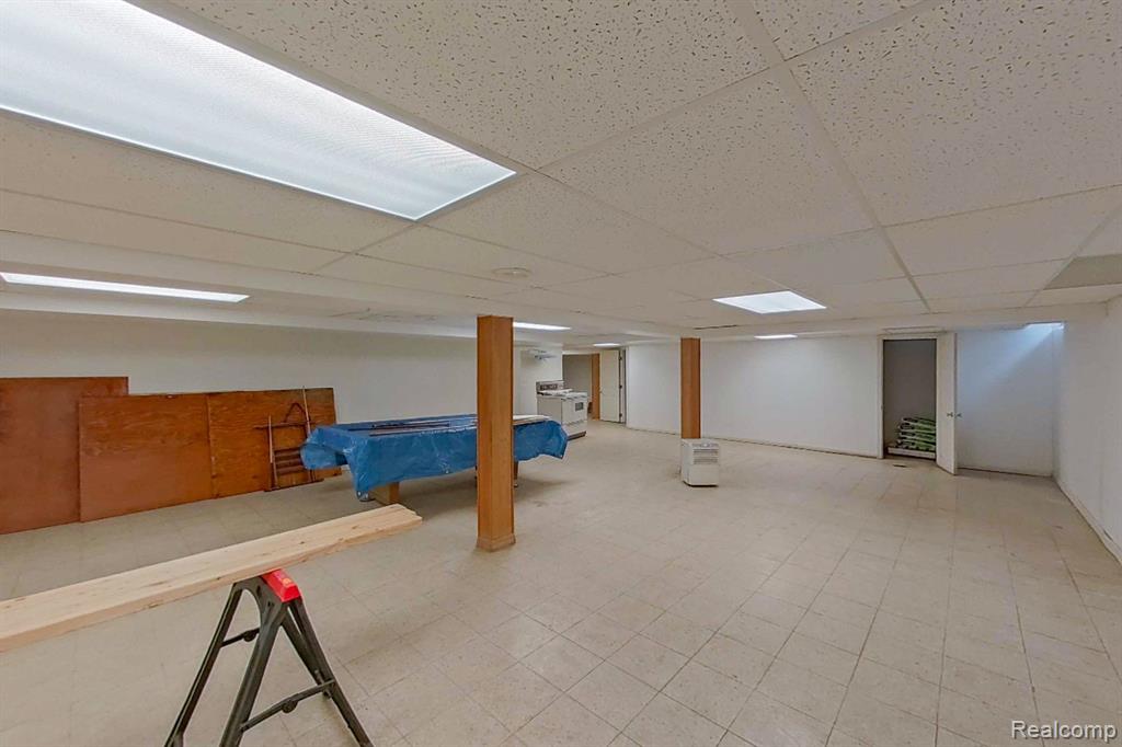 4395 OLD CARRIAGE Road, Flint, MI 48507 — Photo 32