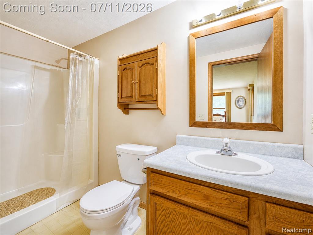 13129 Evelyn Court, Belleville, MI 48111 — Photo 4