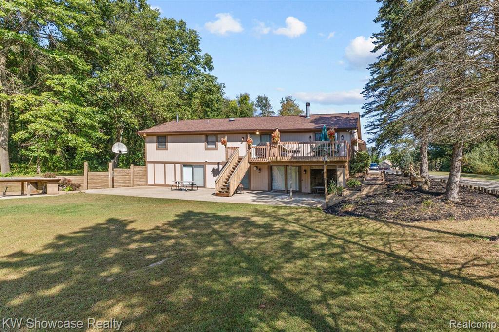 766 WHITE HOUSE Drive, Highland, MI 48356 — Photo 59