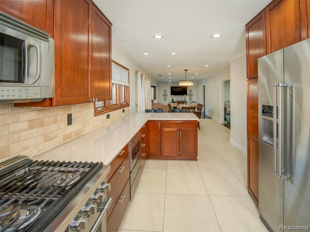 23750 E River Road, Grosse Ile, MI, 48138