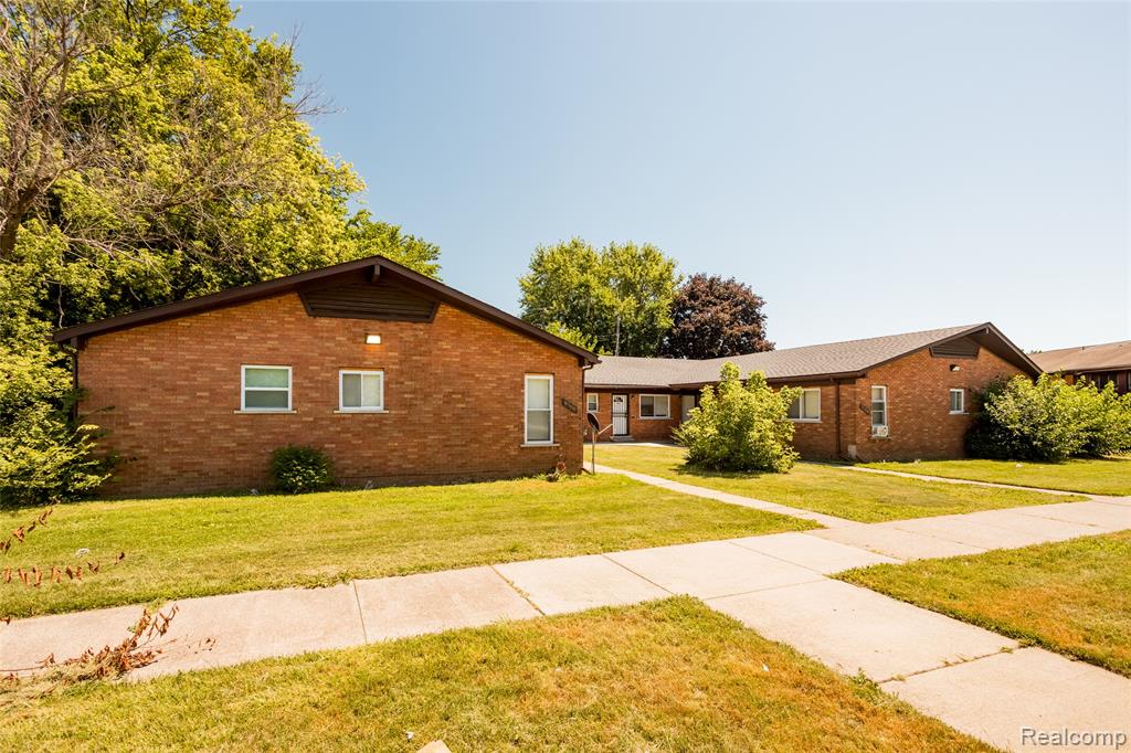 9500 Chalmers Street, Detroit, MI 48213 — front exterior
