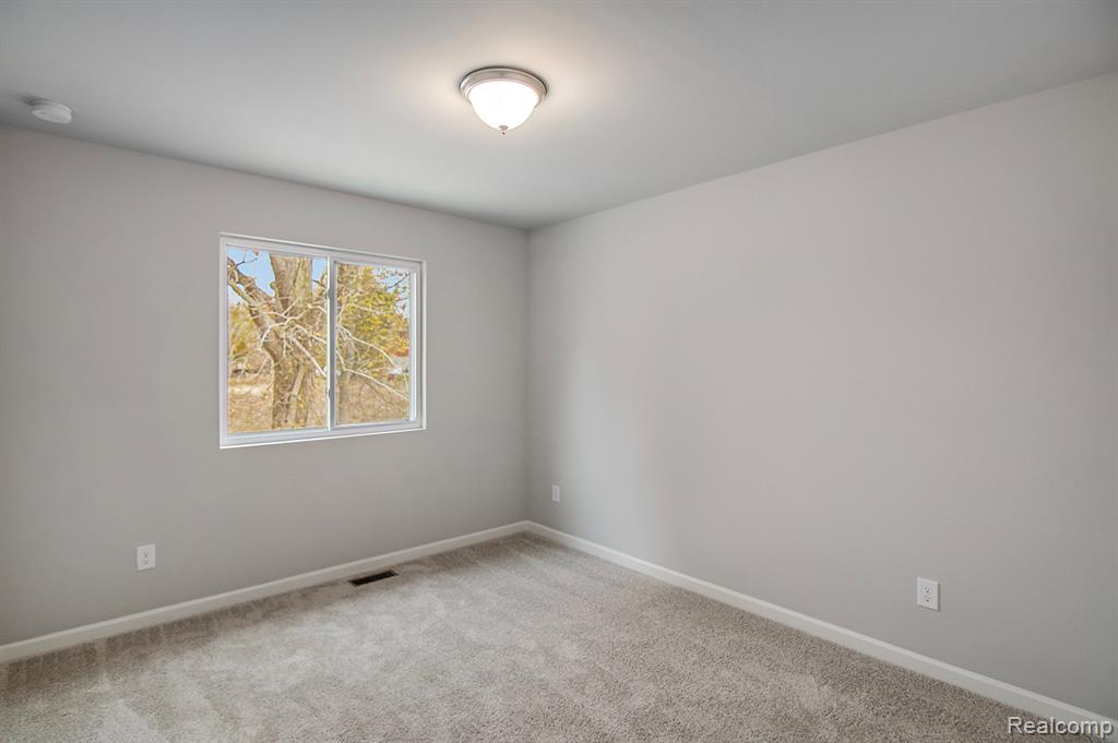 204 Kingsberry Drive, Blissfield, MI 49228 — Photo 13