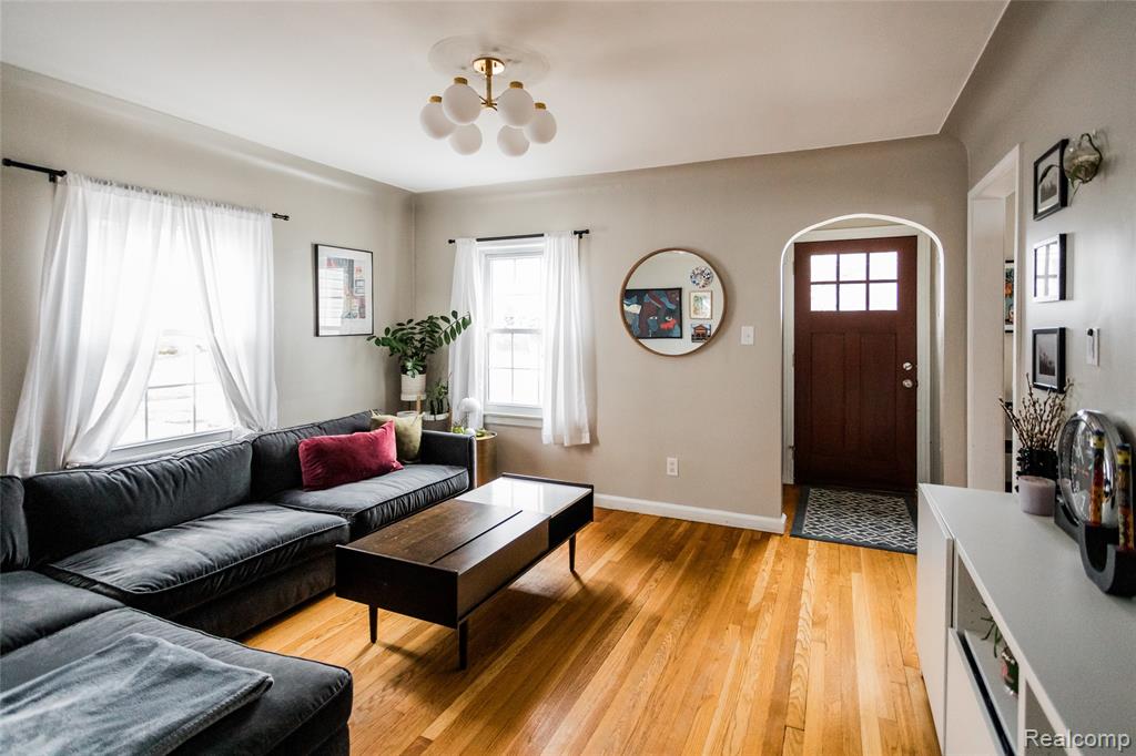 722 S Rembrandt Avenue, Royal Oak, MI 48067 — Photo 3