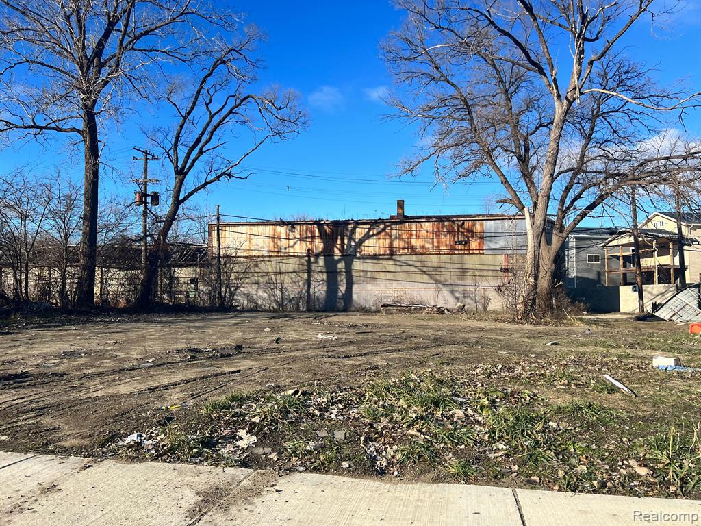 8421 MOUNT ELLIOTT Street, Detroit, MI 48211 — front exterior