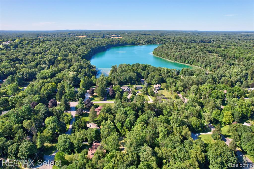 2456 N Tipsico Lake Road, Hartland, MI 48353 — Photo 49
