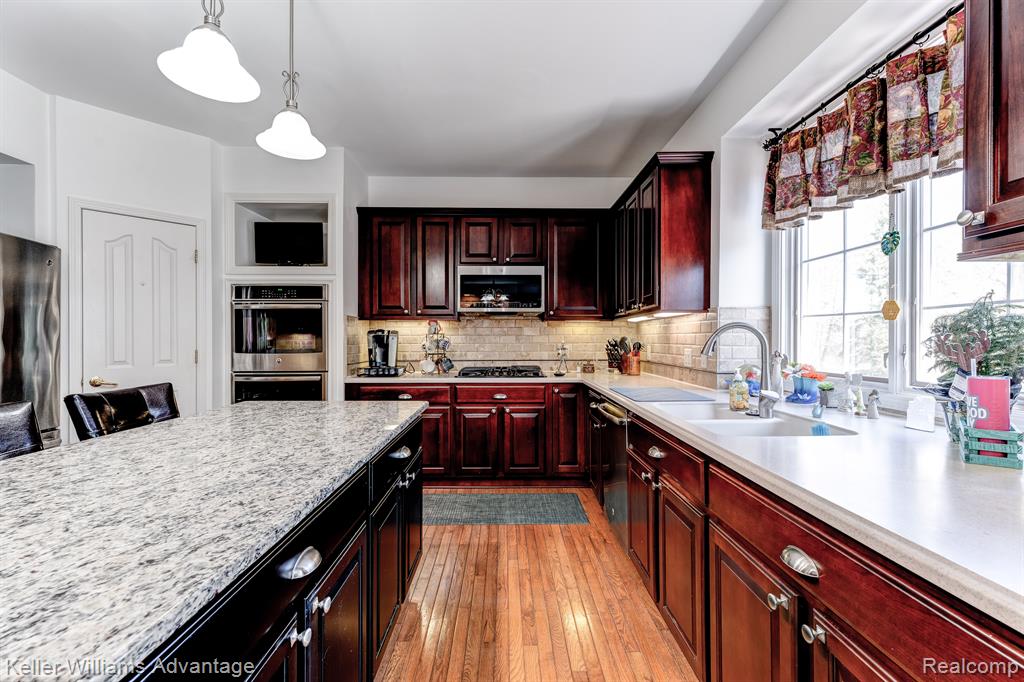 44499 White Pine Circle E, Northville, MI 48168 — Photo 18