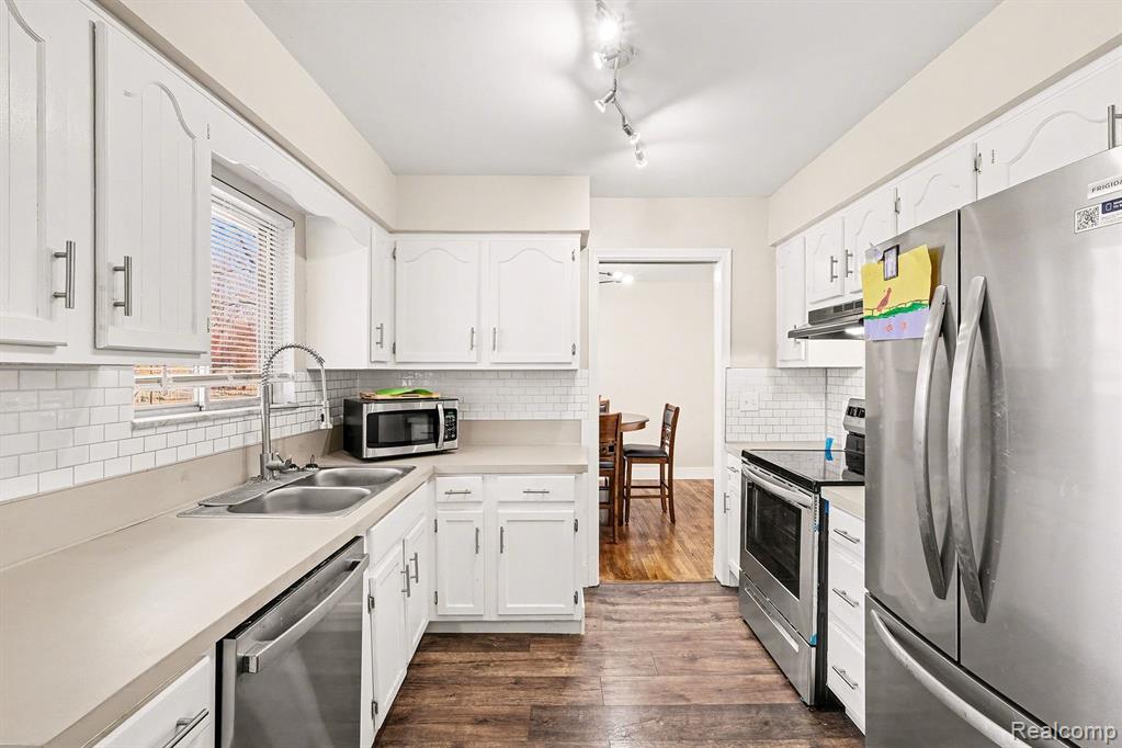 6090 Lancaster Drive, Flint, MI 48532 — Photo 13