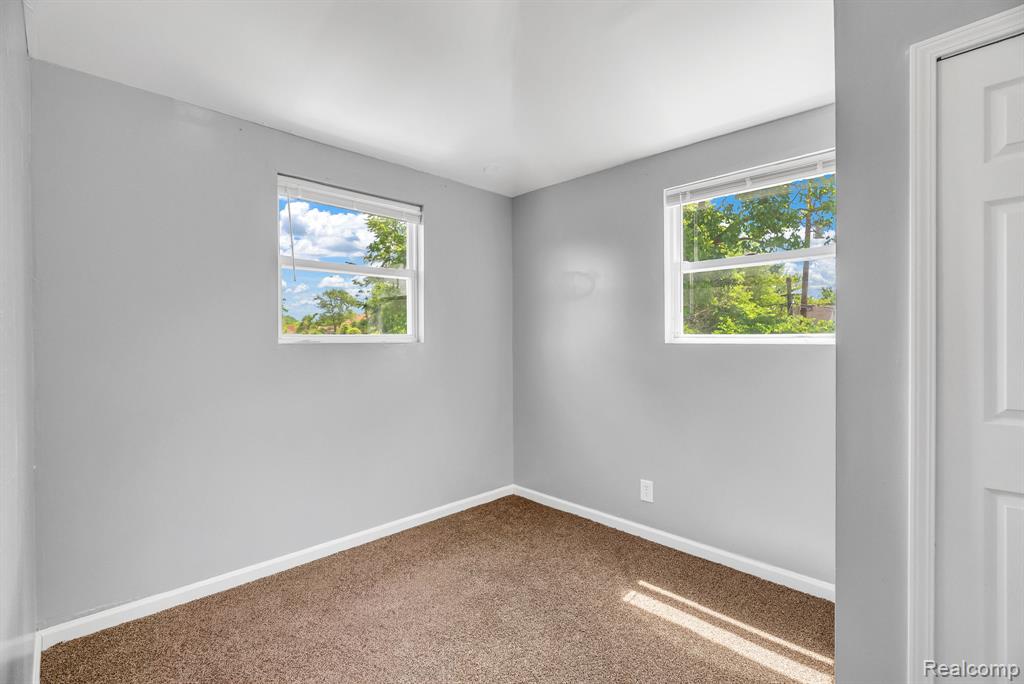 8262 E Outer Drive, Detroit, MI 48213 — Photo 29