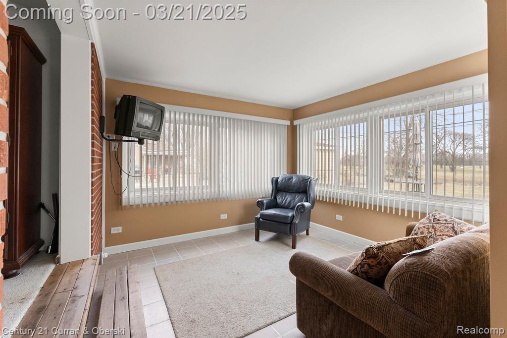 7484 N CHARLESWORTH Street, Dearborn Heights, MI 48127 — Photo 17