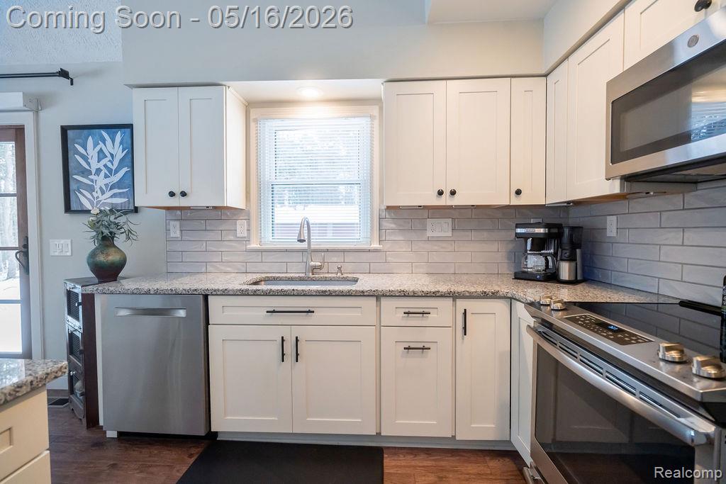 9256 Pine Hill Trail, Fenton, MI 48430 — Photo 28