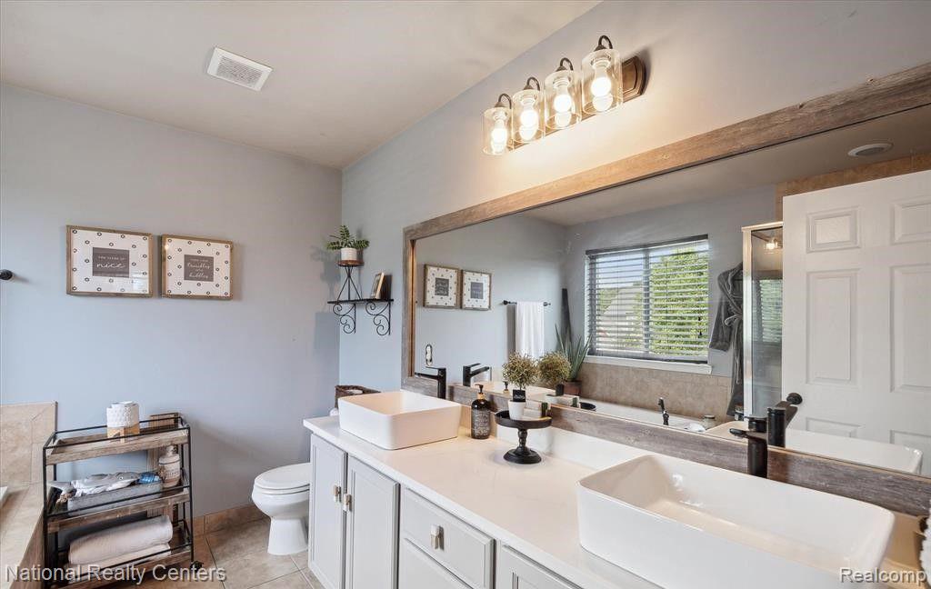 20983 OAK TREE Drive, South Lyon, MI 48178 — Photo 12