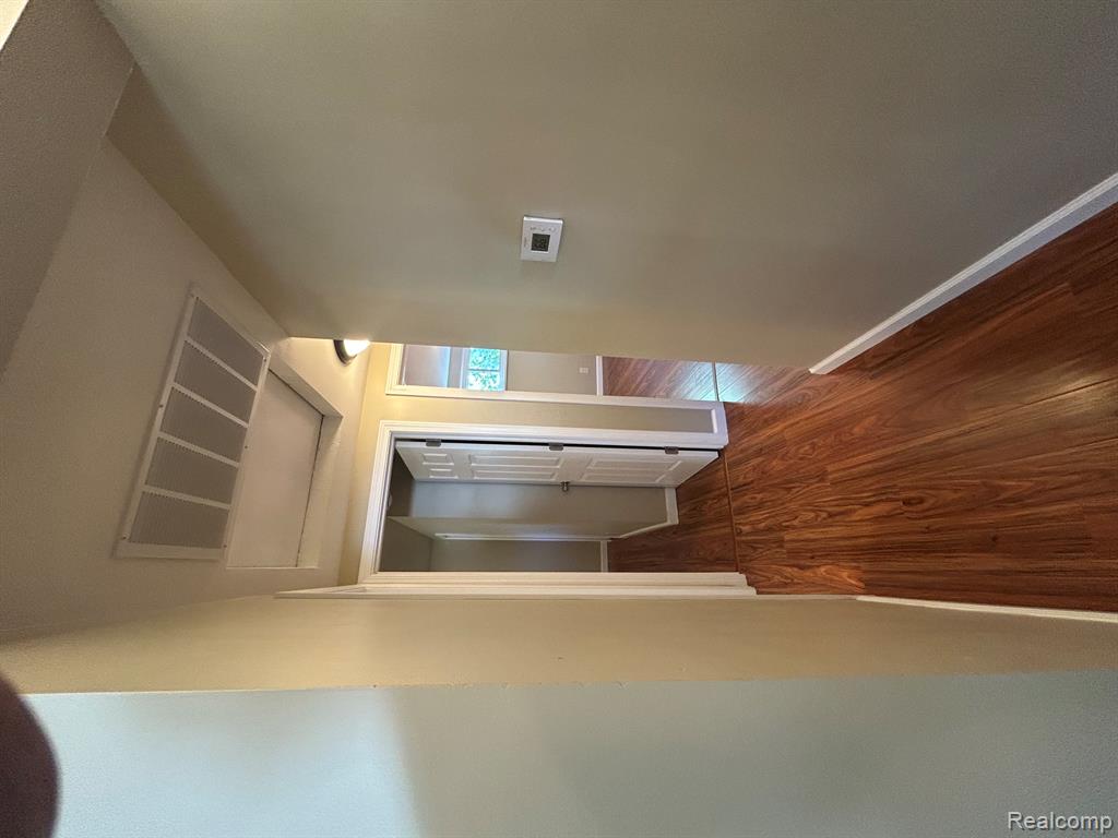 6182 Surrey Lane, Burton, MI 48519 — Photo 4