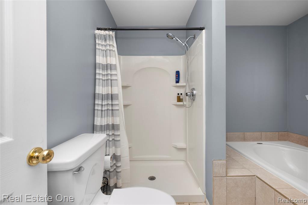 16222 Pine Lake Forest Court, Linden, MI 48451 — Photo 28