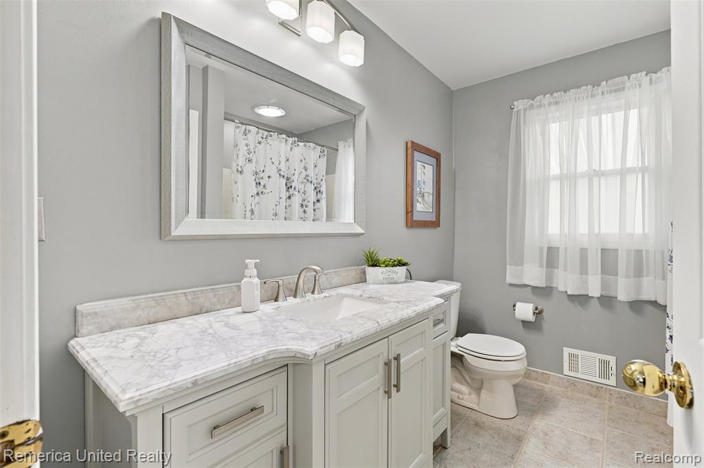 11922 Cody Creek Court, South Lyon, MI 48178 — Photo 33