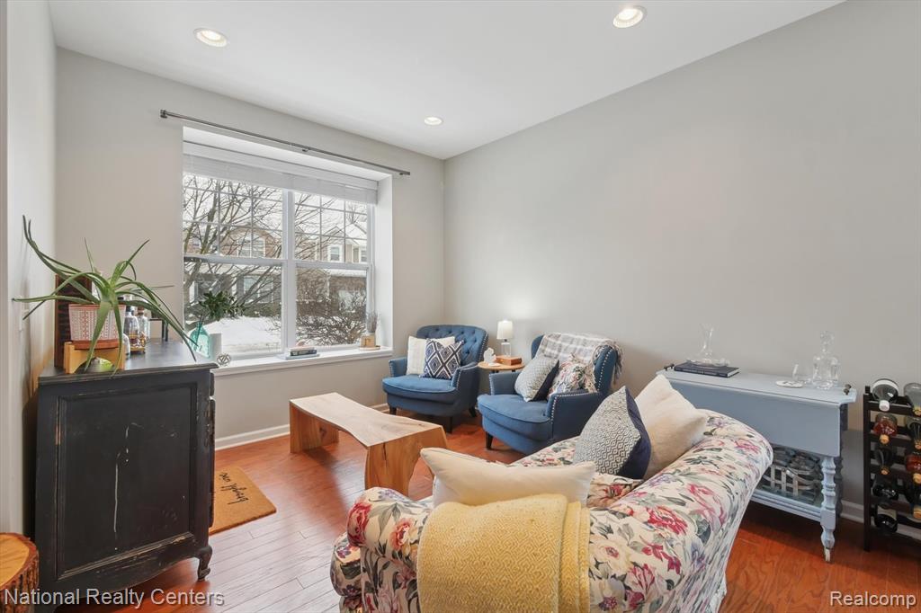 27316 Victoria Road, Novi, MI — Photo 11