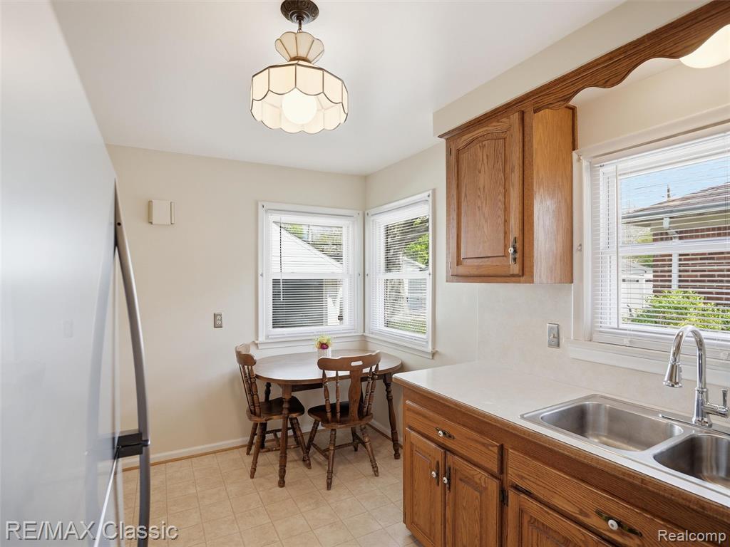 9116 Tecumseh Avenue, Redford, MI 48239 — Photo 11