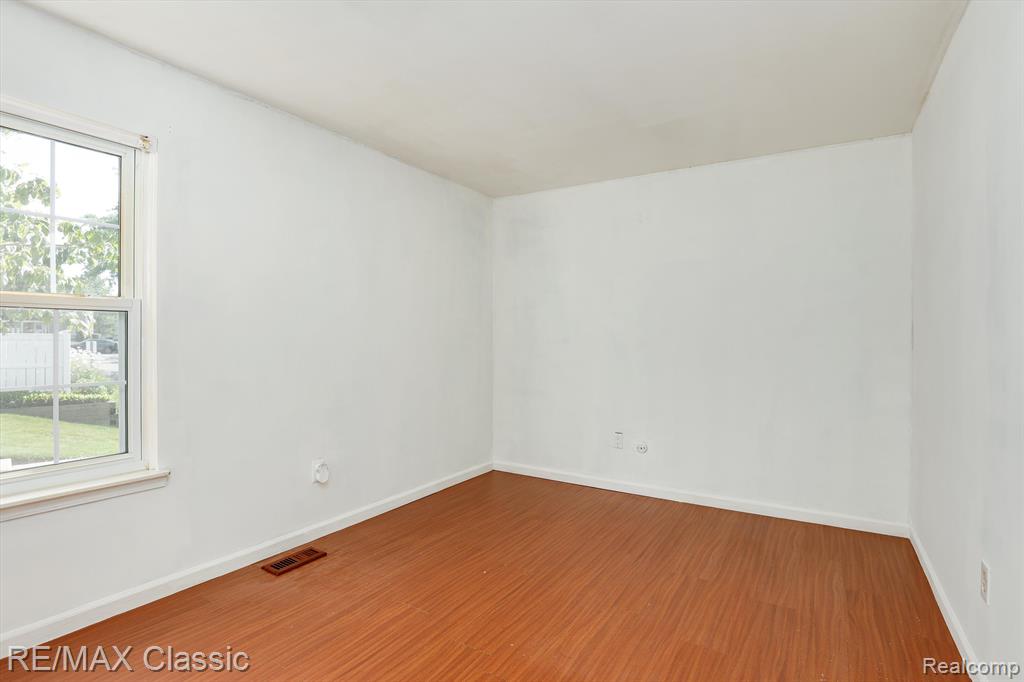 41716 ONAWAY Drive, Northville, MI 48167 — Photo 17