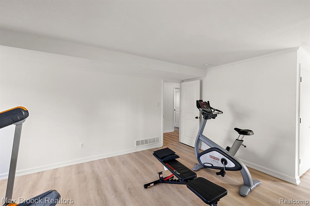 4384 SUNNINGDALE Drive, Bloomfield Hills, MI 48302 — Photo 39