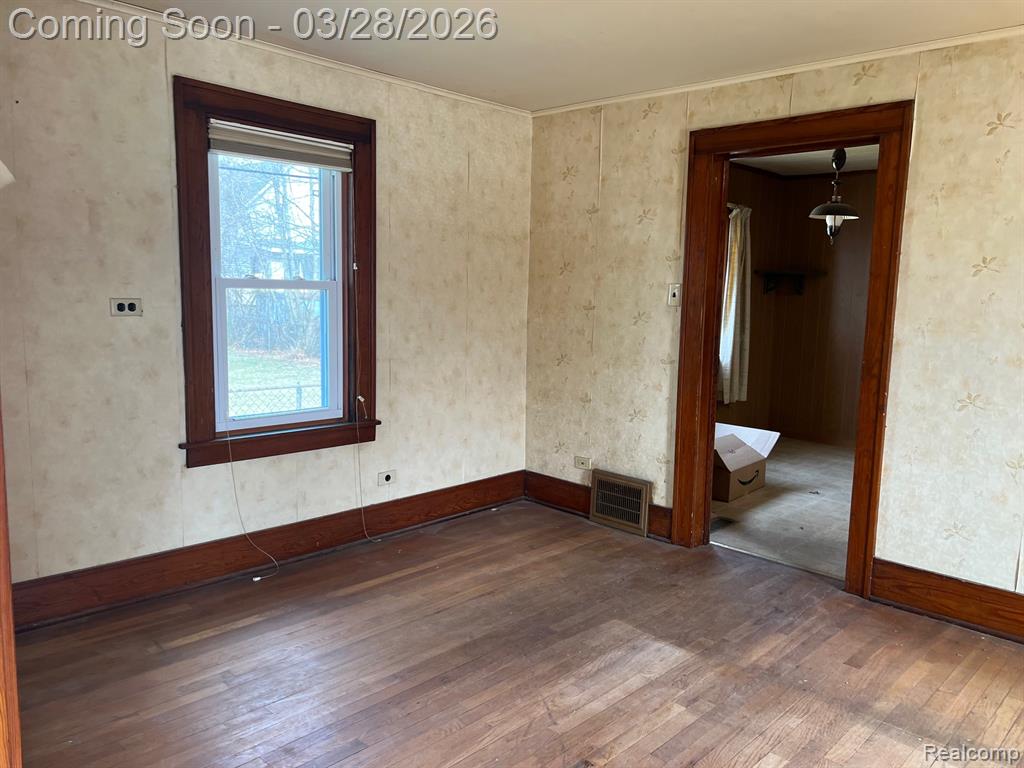 2 Maple Street, Oxford, MI 48371 — Photo 10