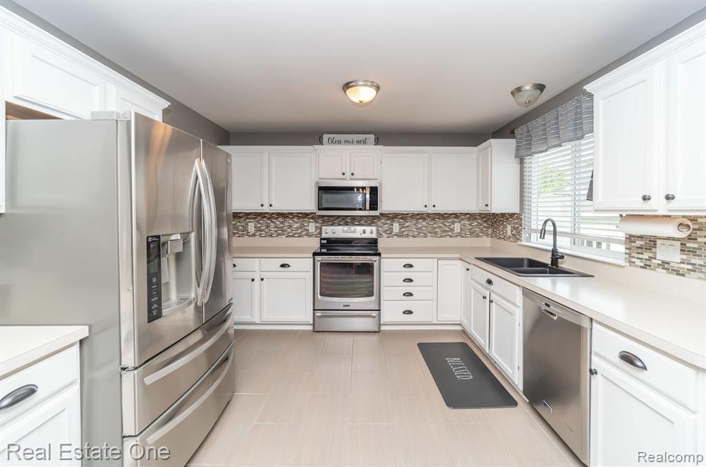 4433 JORDAN Drive, Grand Blanc, MI 48439 — Photo 19