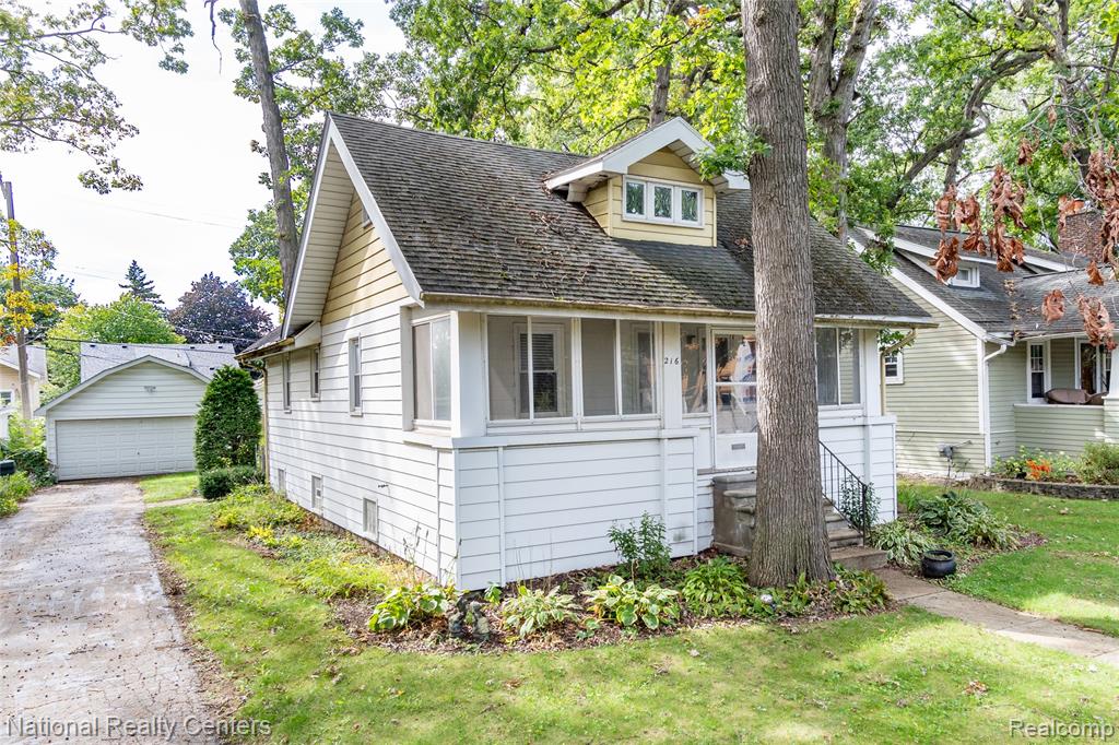 216 Rhode Island Avenue, Royal Oak, MI 48067