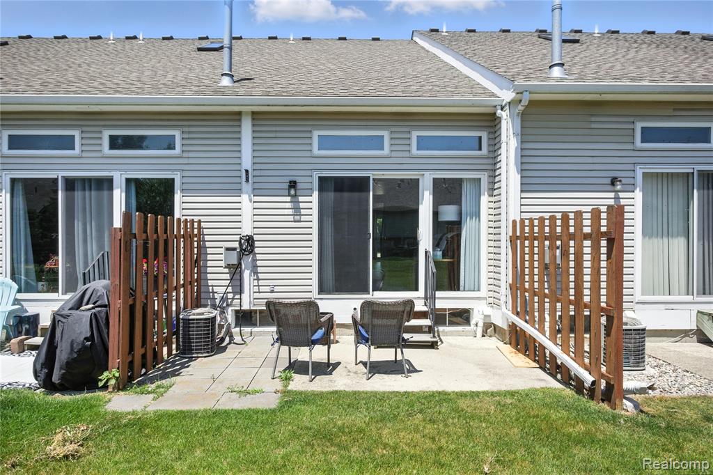50501 Abbey Drive, New Baltimore, MI 48047 — Photo 37