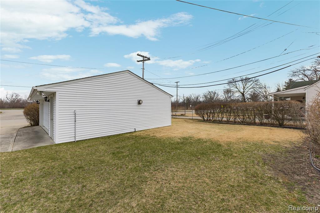 684 Greylock Street, Belleville, MI 48111 — Photo 38