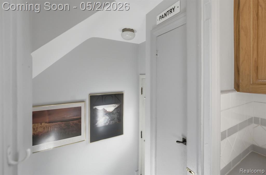 1857 Roslyn Road, Grosse Pointe Woods, MI 48236 — Photo 27