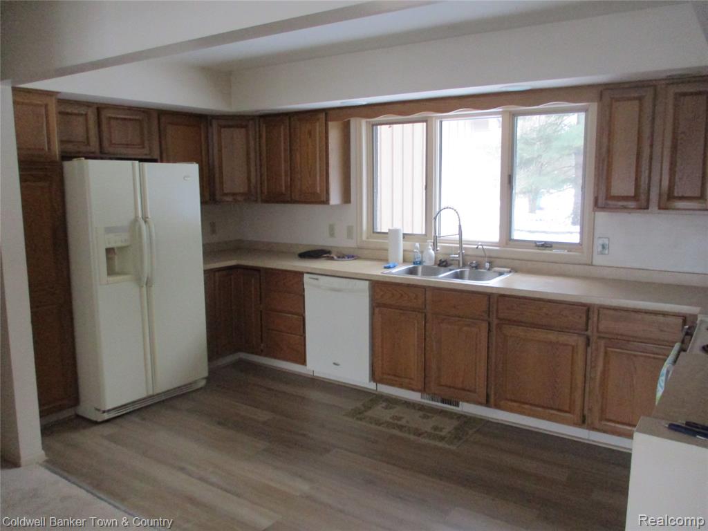9102 Lake Crest Drive, Whitmore Lake, MI 48189 — Photo 28