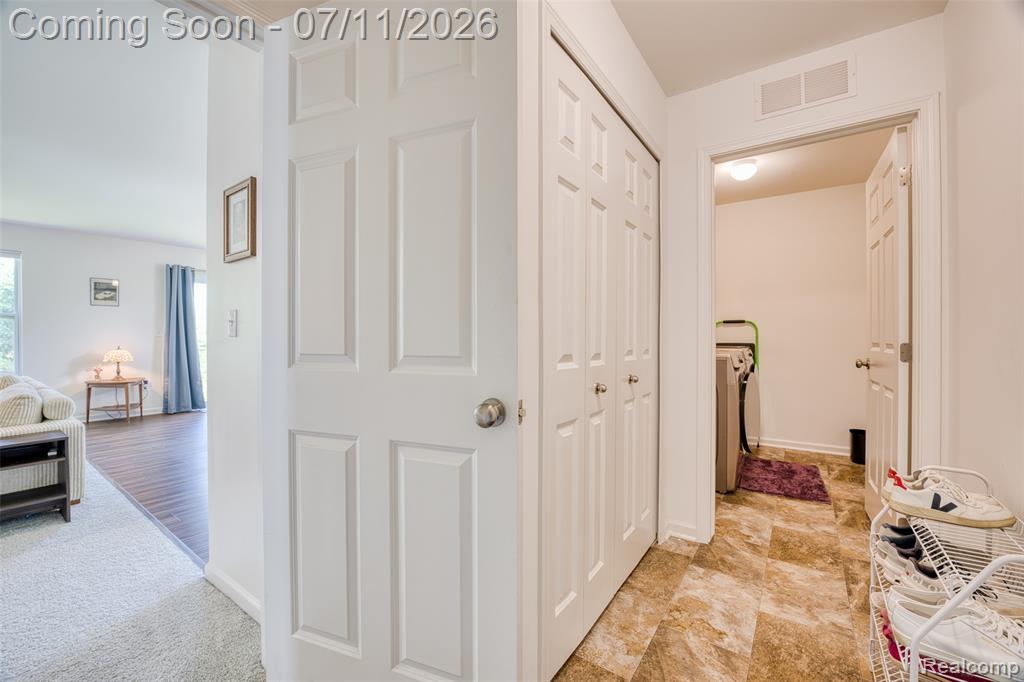 10125 Swan Lake Circle, Ypsilanti, MI 48197 — Photo 21