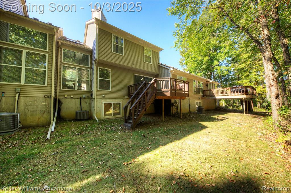 988 Calpernia, Wixom, MI 48393 — Photo 58