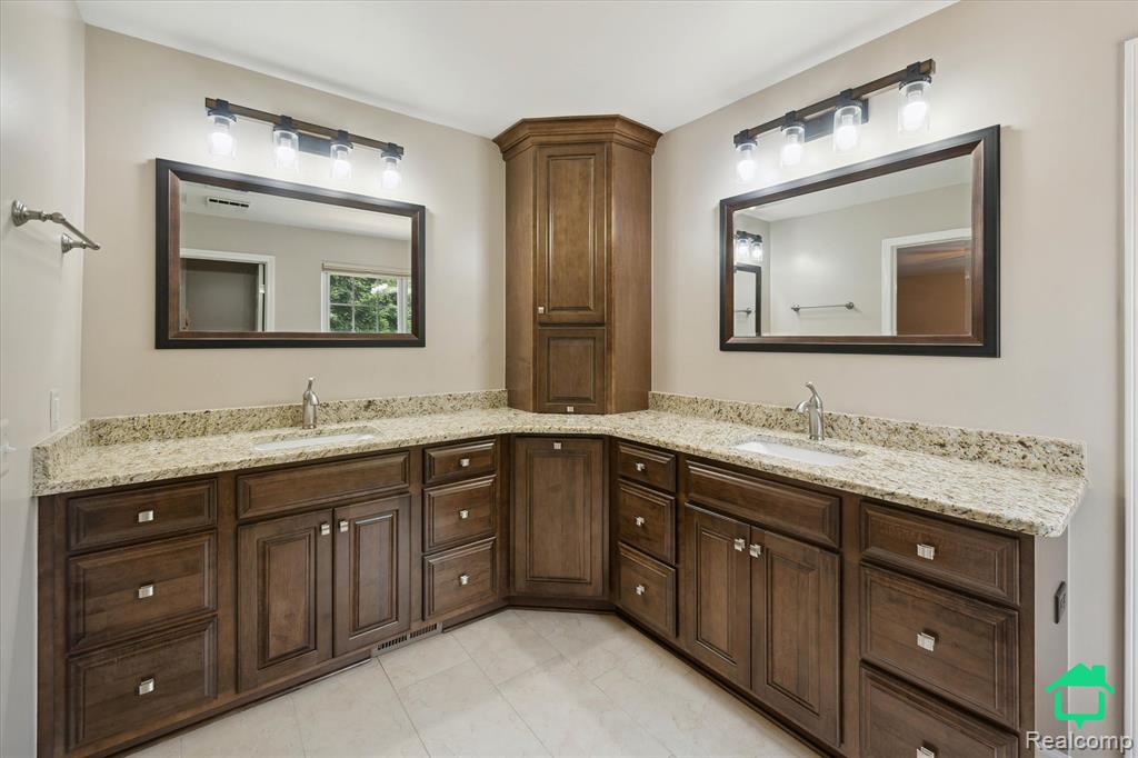 46518 E Oak Manor Court, Canton, MI 48187 — Photo 30