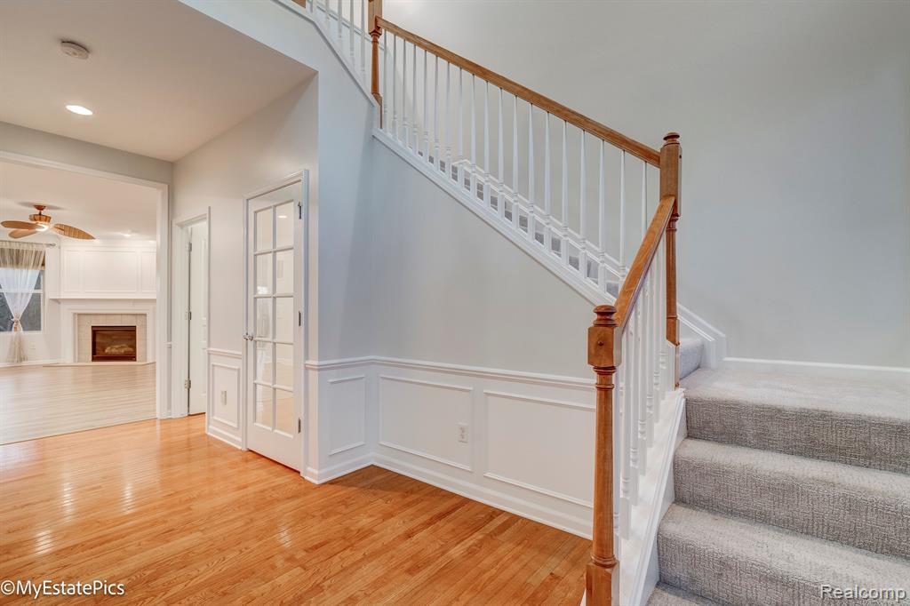 45101 BARTLETT Drive, Novi, MI — Photo 28