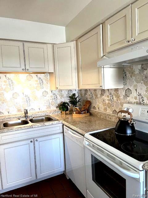 49966 Helfer Boulevard, Wixom, MI 48393 — Photo 17