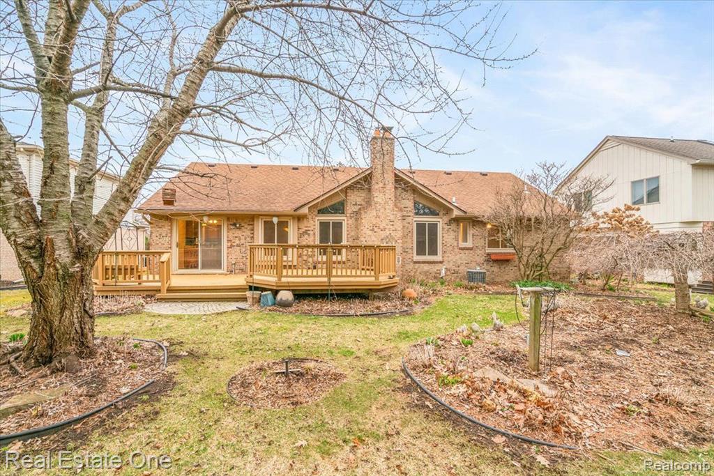 16161 WEATHERFIELD Drive, Northville, MI 48168 — Photo 10