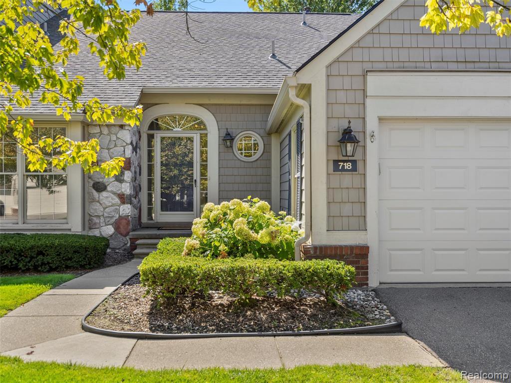 718 Upper Scotsborough Way, Bloomfield Hills, MI 48304 — Photo 3
