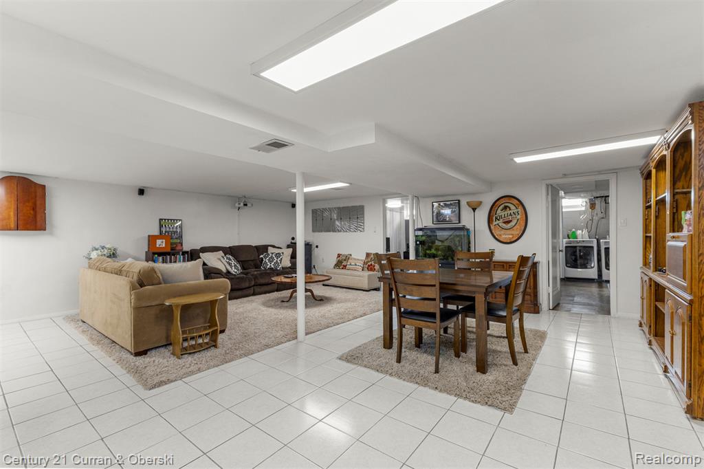 9329 Merriman Road, Livonia, MI 48150 — Photo 20