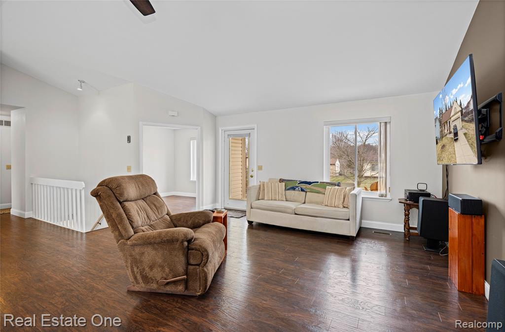 6335 Stonehearth Pass, Grand Blanc, MI 48439 — Photo 11