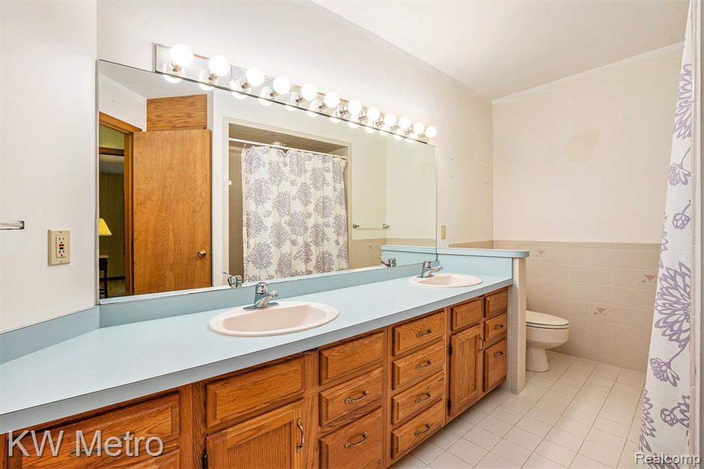 6545 PARK VALLEY Drive, Clarkston, MI 48348 — Photo 21