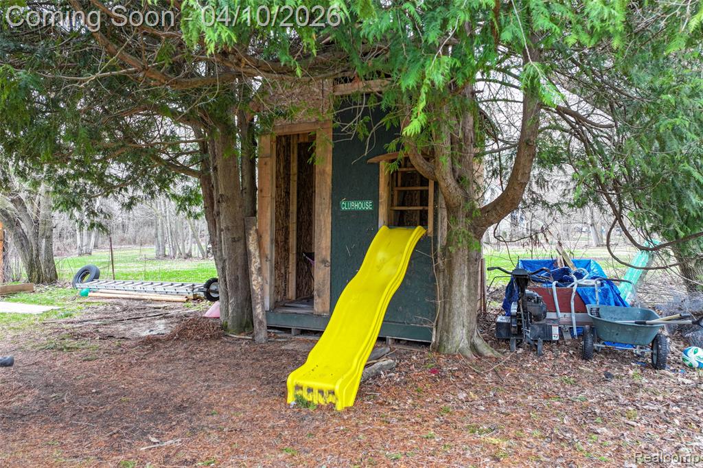 9272 Maple Street, Fostoria, MI 48435 — Photo 48
