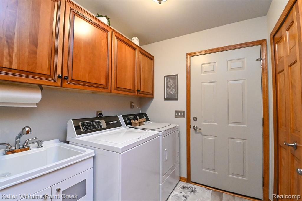 4442 WISTERIA Court, Warren, MI 48092 — Photo 19