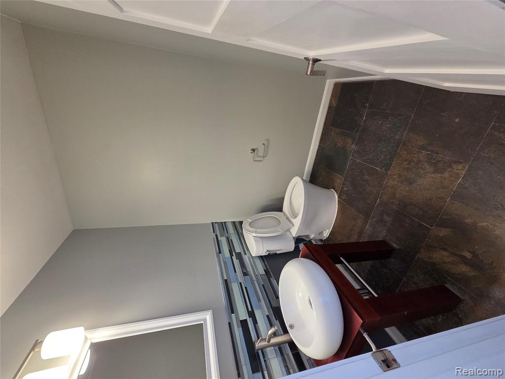 6076 Glen Eagles Drive, West Bloomfield, MI 48323 — Photo 18