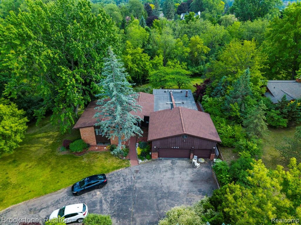 4665 W Maple Road, Bloomfield Hills, MI 48301 — Photo 48