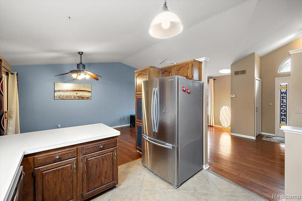 7139 Redmond Street, Waterford, MI 48327 — Photo 24