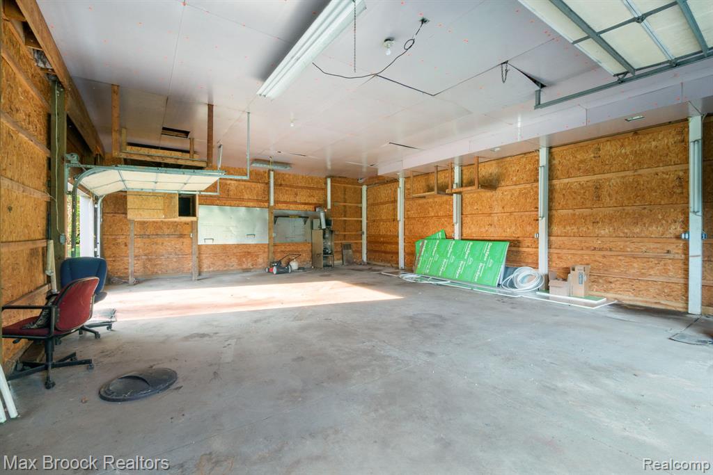 2165 Oakwood Road, Ortonville, MI 48462 — Photo 54
