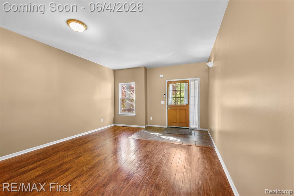 8559 Barrington Drive, Ypsilanti, MI 48198 — Photo 9